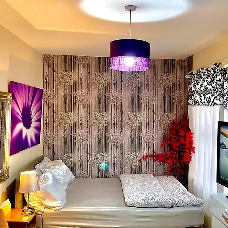 Comfy Double Bedroom With A Private Toilet Londres Extérieur photo