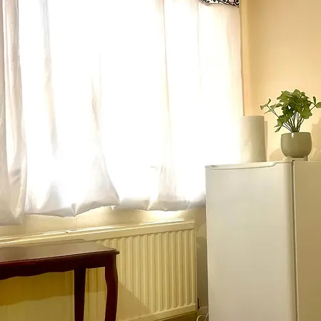 Comfy Double Bedroom With A Private Toilet Londres Extérieur photo