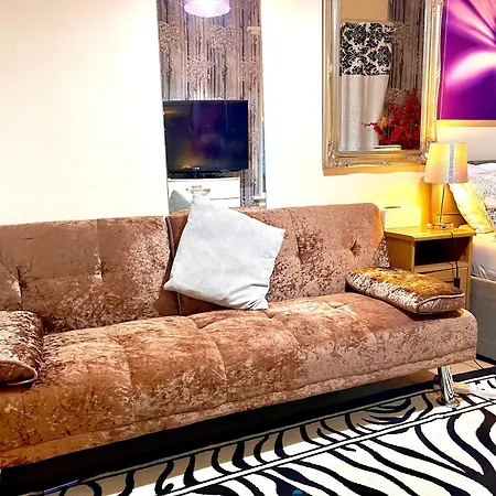 Comfy Double Bedroom With A Private Toilet Londres Extérieur photo